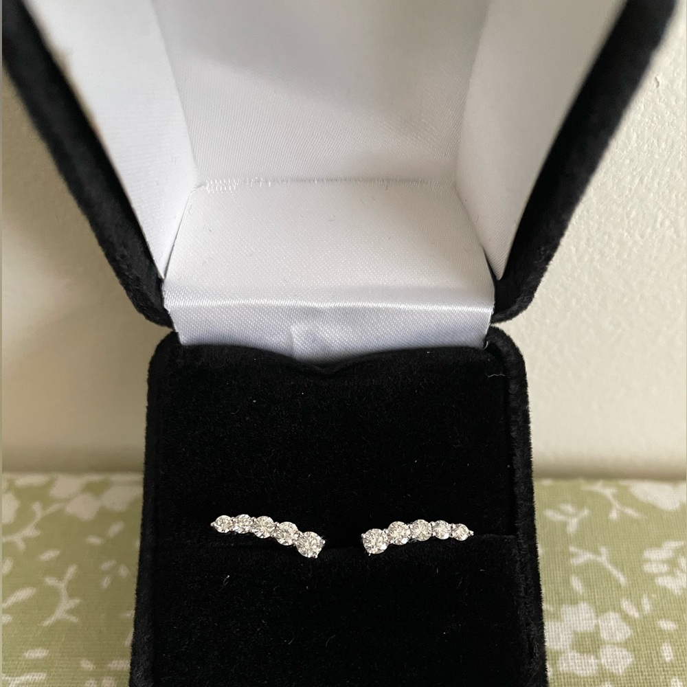 Babygold 14K White Gold Graduated   Diamond Bezel Crawler Earrings 
Pair